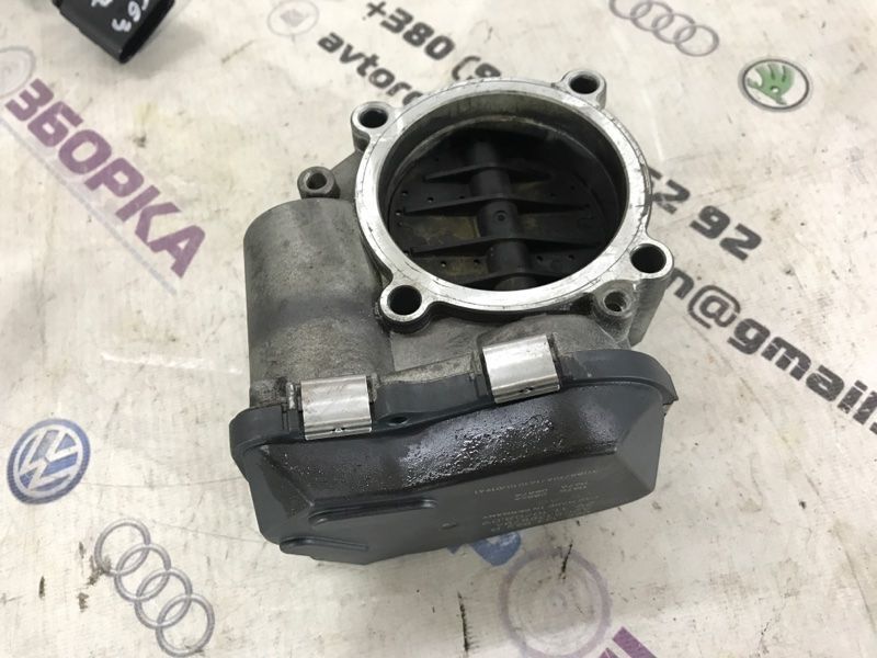 Дроссельная заслонка 06E133062G Audi Q7