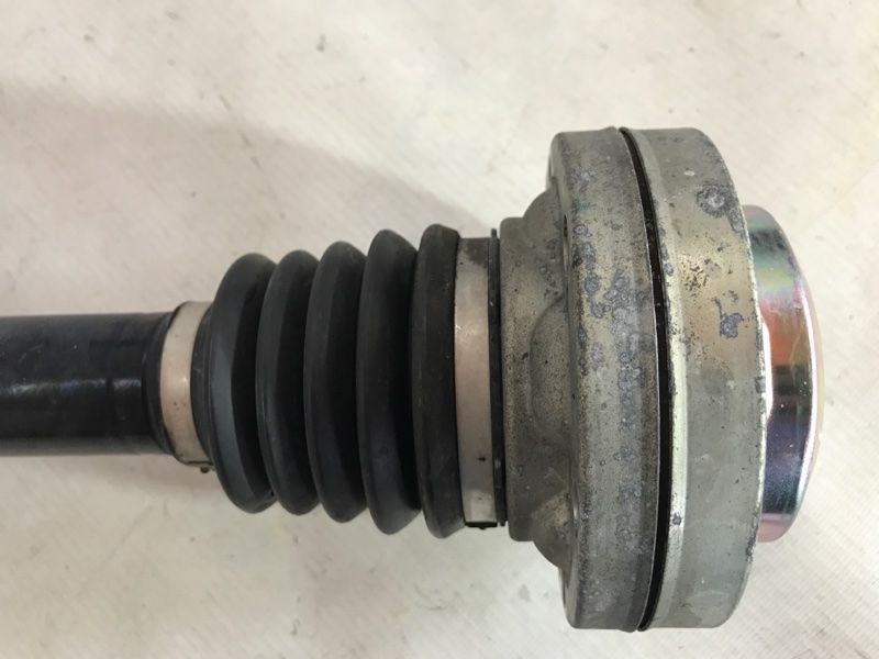 Полуось 4M0501203D Audi Q7