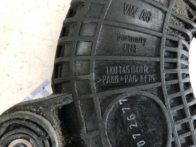 Патрубок інтеркулера 1K0145840R Volkswagen CC