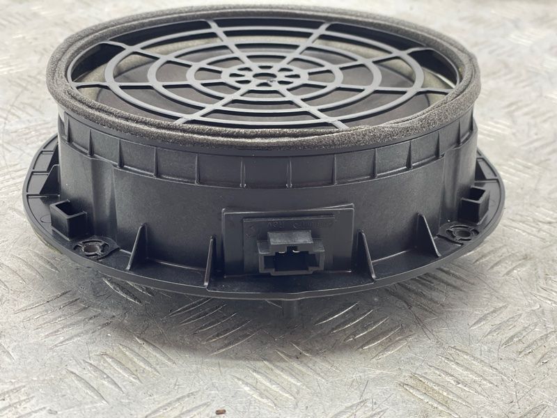 Динамик двери 8W0035415A Audi A4