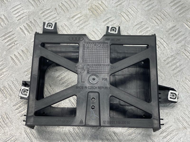 Кронштейн блоку керування 8W1857290 Audi A4 Allroad