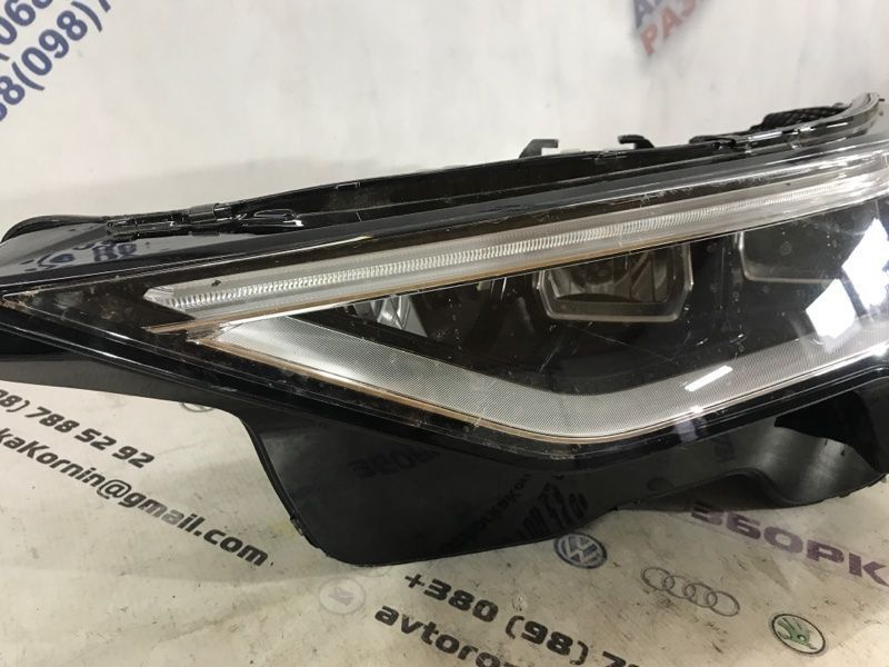 Фара FULL LED 4KE941039 Audi e-tron