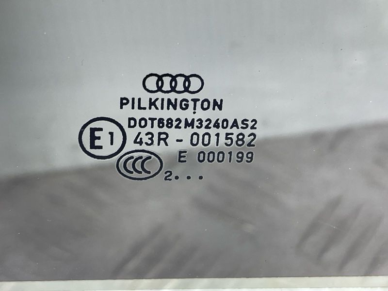 Стекло двери 8K5845206E Audi S4