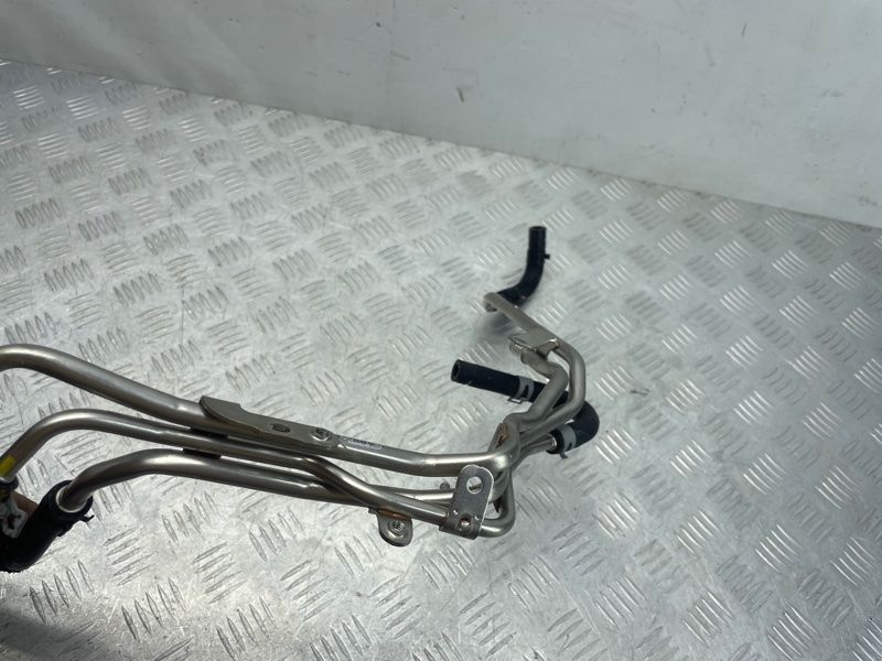 Трубка паливна 05L201360J Audi A6