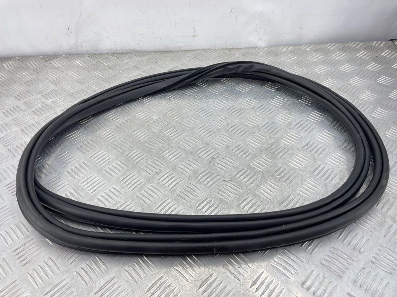 Ущільнювач дверей 32245061 Volvo XC60