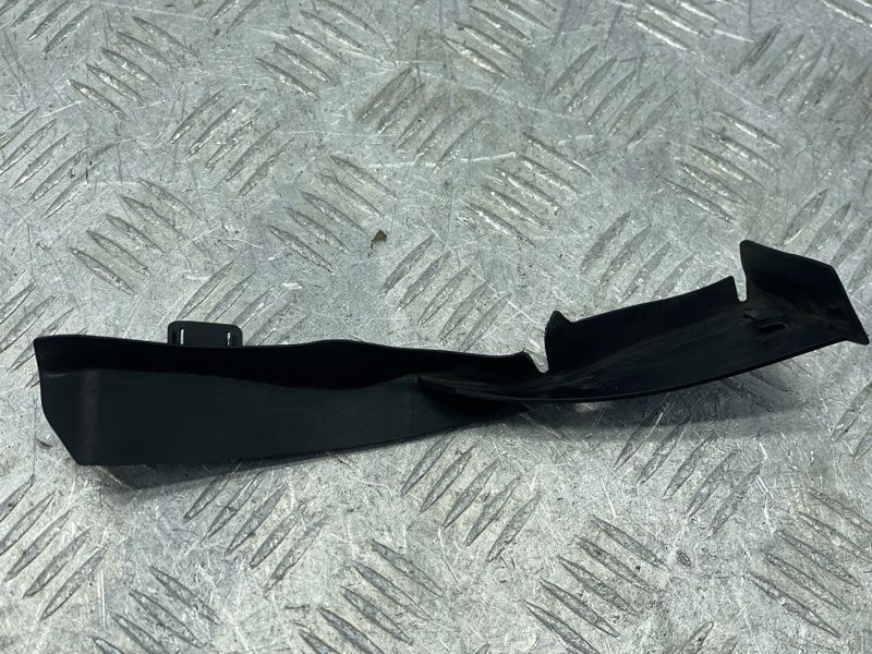 Накладка жабо 32226813 Polestar 2