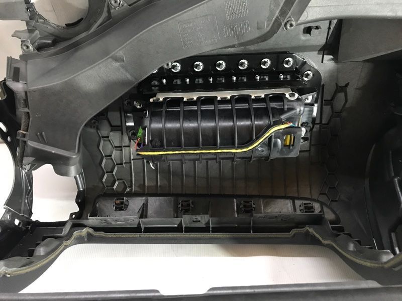 Торпедо з подушкою безпеки 4L1857041N24A Audi Q7