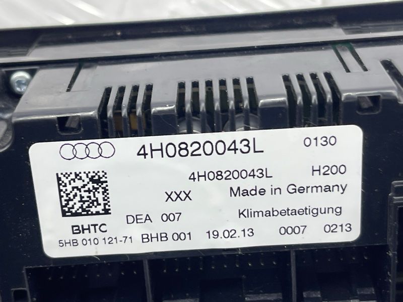 Панель керування клімат-контролем Audi A8