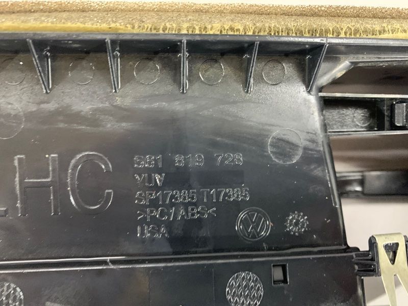 Дефлектор повітропроводу 561819728 Volkswagen Passat