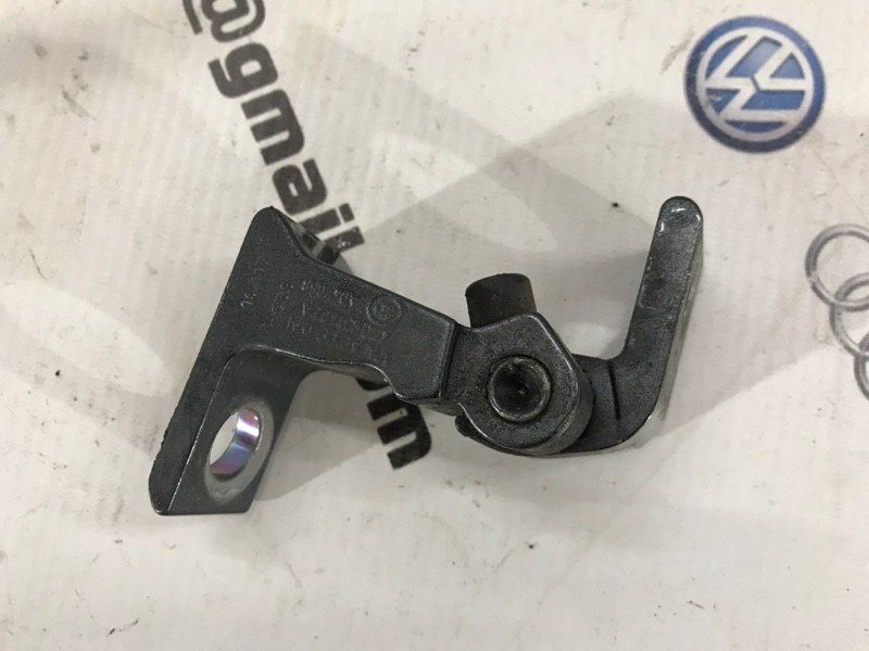 Петля дверей 4G0831402A Audi A6