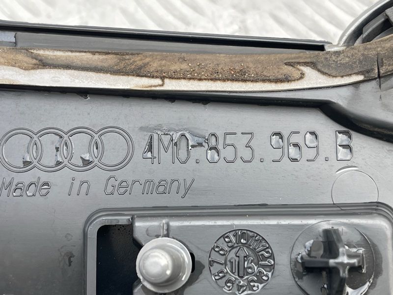 Накладка дверей Audi Q7