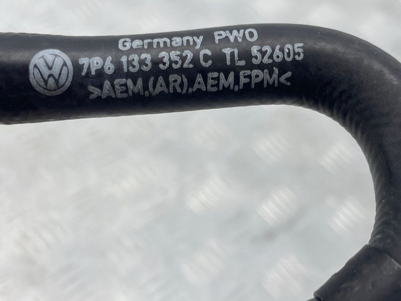 Шланг соединительный 7P6133352C Volkswagen Touareg