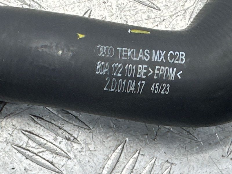 Патрубок системи охолодження 80A122101BE Audi Q5