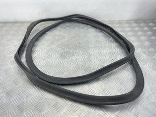 Ущільнювач багажника 4M0827705 Audi Q7