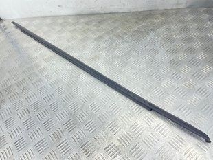 Молдинг / ущільнювач пазу скла 8W0837478A Audi A4 Allroad