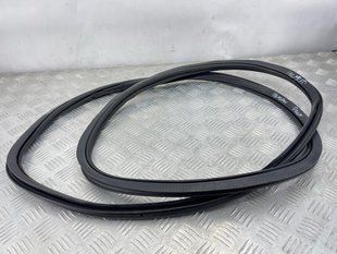 Уплотнитель двери 32245061 Volvo XC60