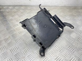 Кріплення блоку керування 8W0907647A Audi A4
