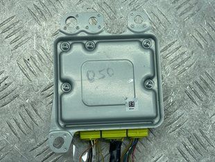 Блок керування подушками безпеки / SRS 988204HB0A Infiniti Q50