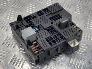 Блок запобіжників 31473568 Volvo XC90