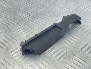 Направляющая переднего бампера 4h0807284a Audi A8