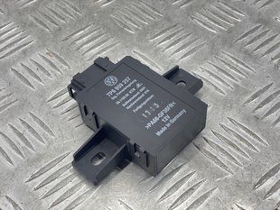 Блок разблокировки спинки сиденья 7P6959257 Volkswagen Touareg