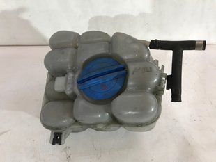 Расширительный бачок 7P0121407B Volkswagen Touareg