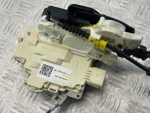 Замок задніх дверей 4H0839015D Audi A8