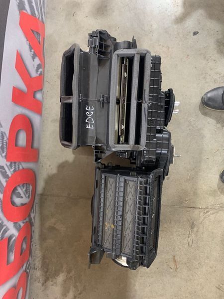 Корпус пічки в зборі k2gh19b555be Ford Edge