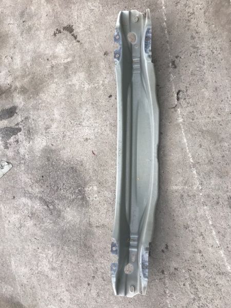 Підсилювач заднього бампера 31395572 Volvo XC60