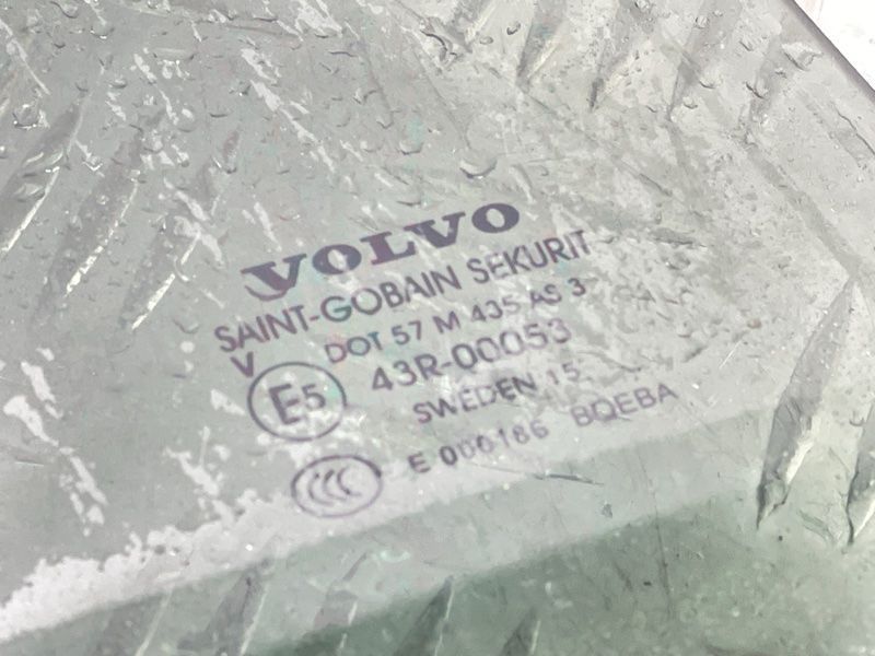Скло дверей Volvo XC90