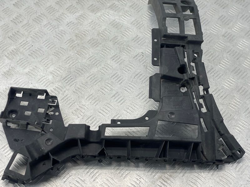 Кронштейн заднього бампера 31407730 Volvo XC90