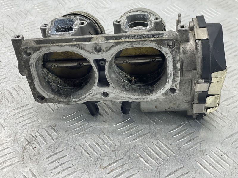 Дросельна заслінка 079133062L Audi S8