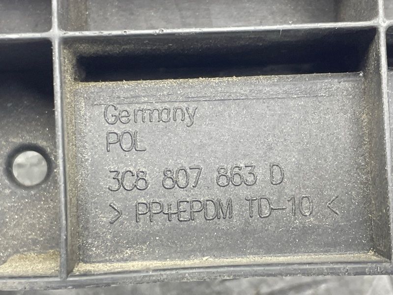 Направляюча / кріплення / кронштейн бампера 3C8807863D Volkswagen CC