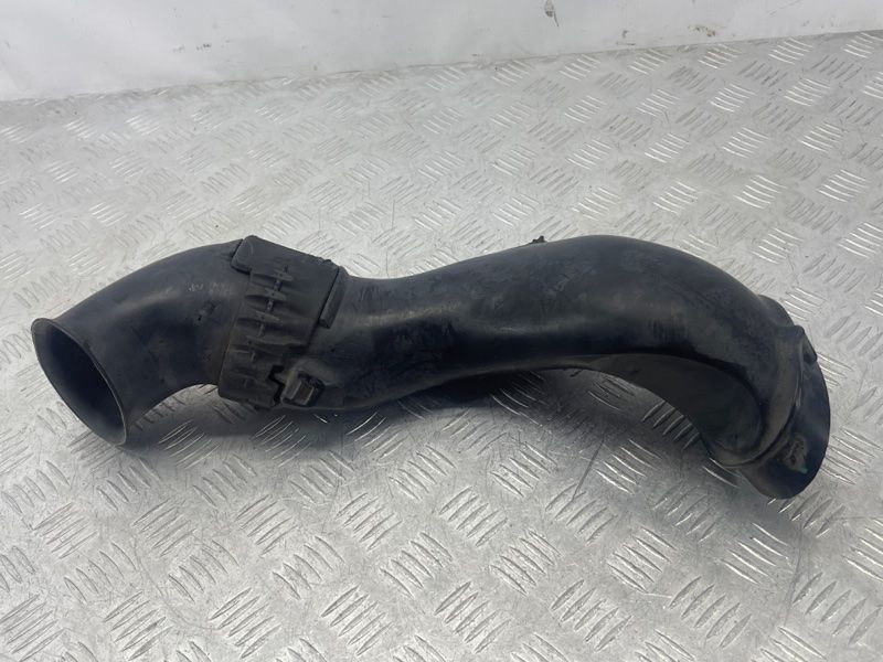 Патрубок повітряного фільтра 7P6129609A Volkswagen Touareg