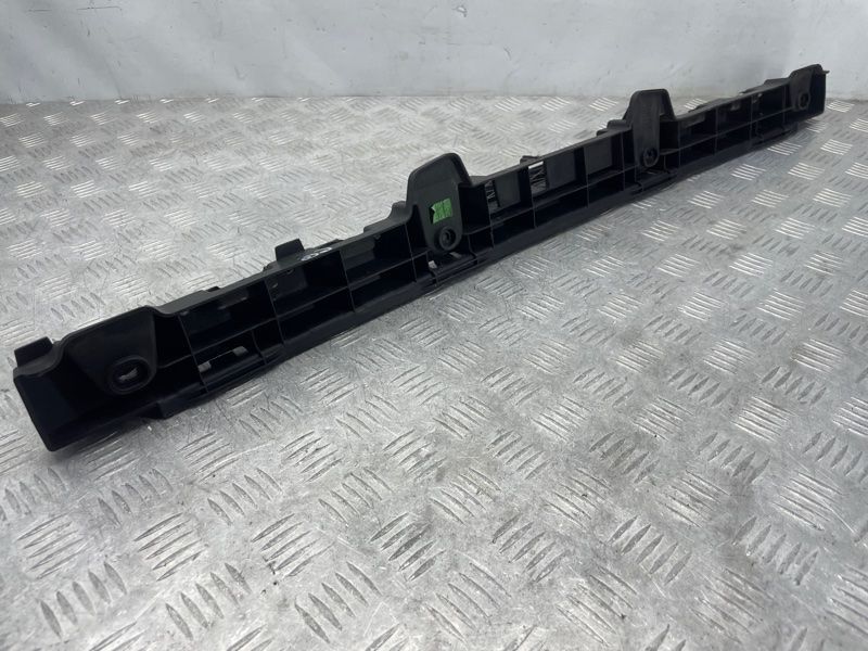 Направляюча / кріплення / кронштейн бампера 3C8807863D Volkswagen CC