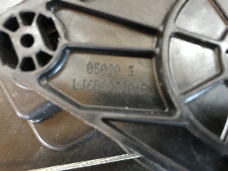 Склопідйомник Volvo XC60
