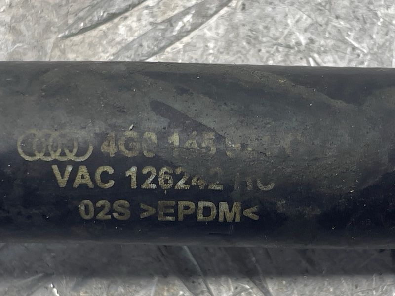 Шланг системи охолодження 4G0145921C Audi A6