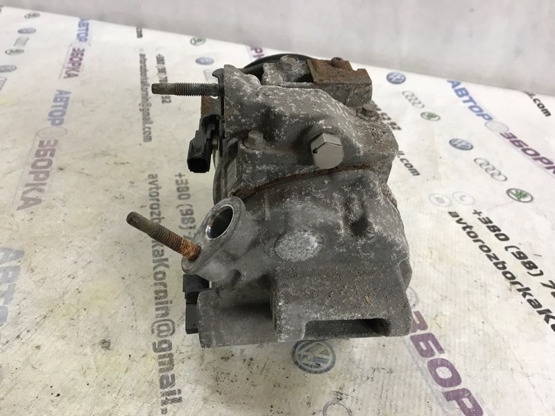 Компрессор кондиционера DA8319D629AF Ford Flex
