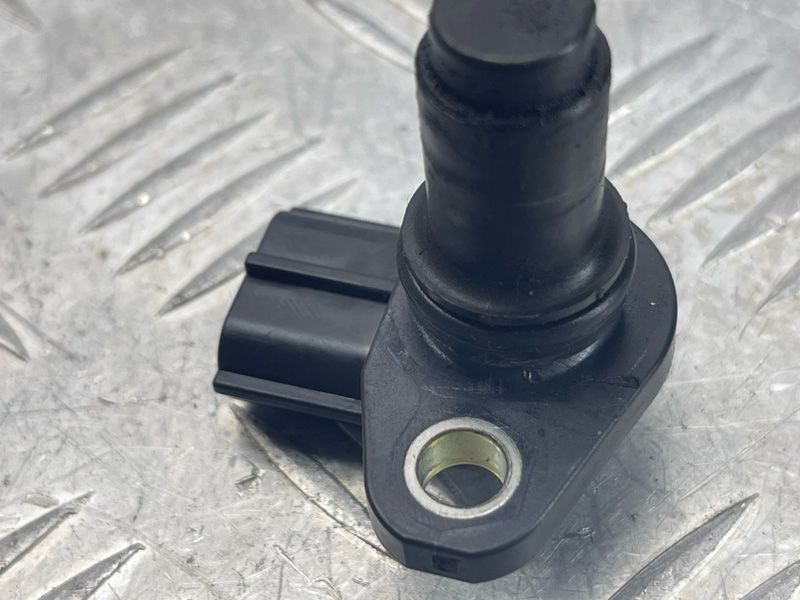 Датчик положения распредвала 31272689 Volvo XC60 Volvo S60, Volvo S60 Cross Country, Volvo S80, Volvo S90, Volvo V60, Volvo V60 Cross Country, Volvo V70, Volvo V90, Volvo V90 Cross Country, Volvo XC40, Volvo XC60, Volvo XC70, Volvo XC90