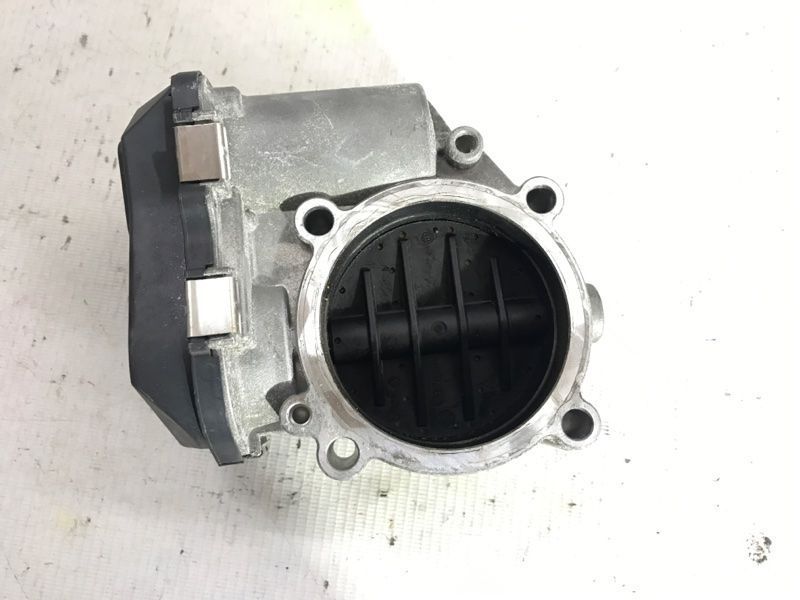 Дроссельная заслонка 06E133062G Audi Q7