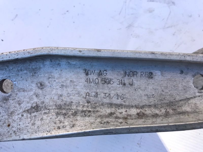 Рычаг задней подвески поперечный нижний 4M0505311J Audi Q7