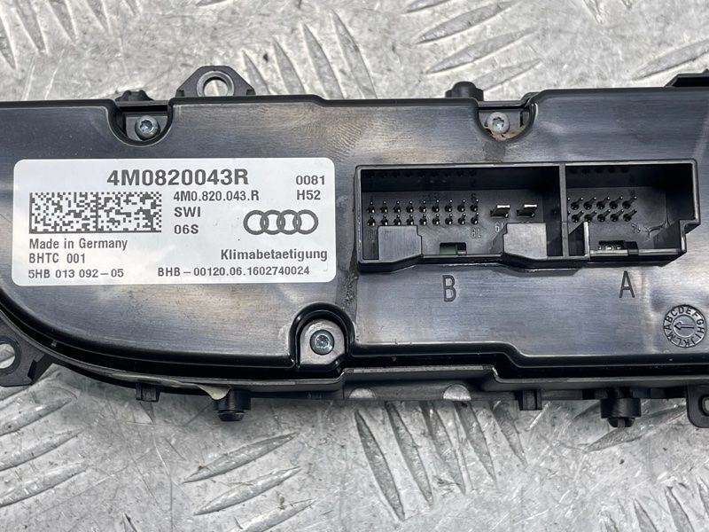 Панель керування клімат-контролем 4M0820043RSWI Audi Q7