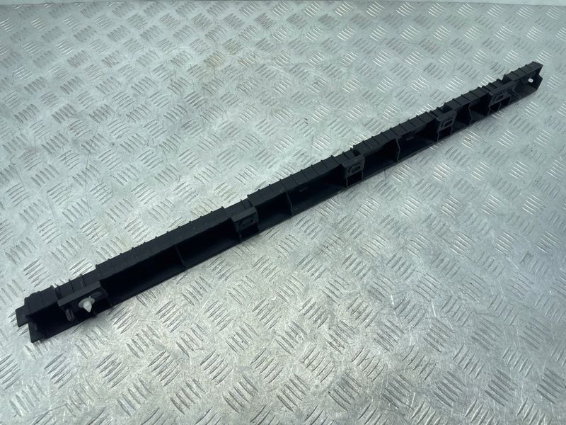 Кронштейн порогу 31395855 Volvo XC90
