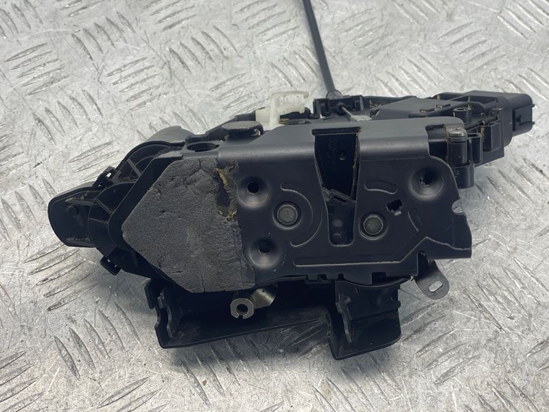 Замок дверей 31253661 Volvo XC60