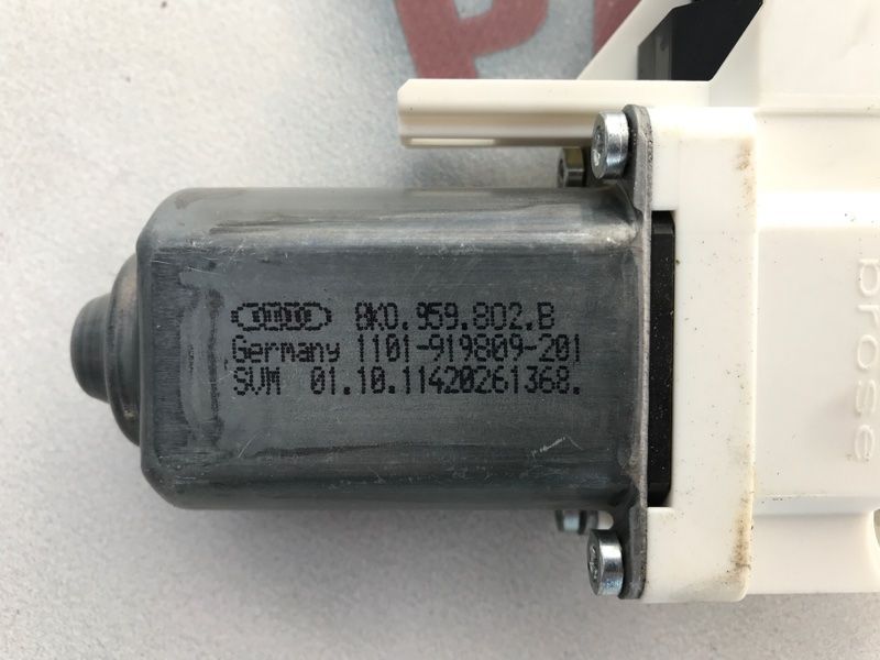 Мотор стеклоподъемника 8K0959802B Volkswagen Touareg