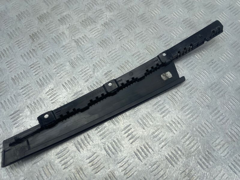 Накладка двери 8W0837901 Audi A4 Allroad