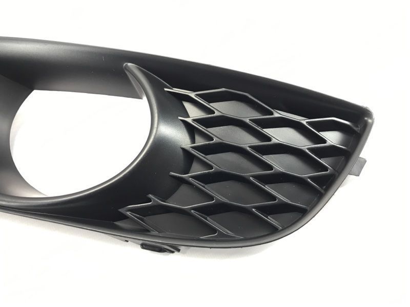 Накладка протитуманної фари s-line 4L0807675C01C Audi Q7