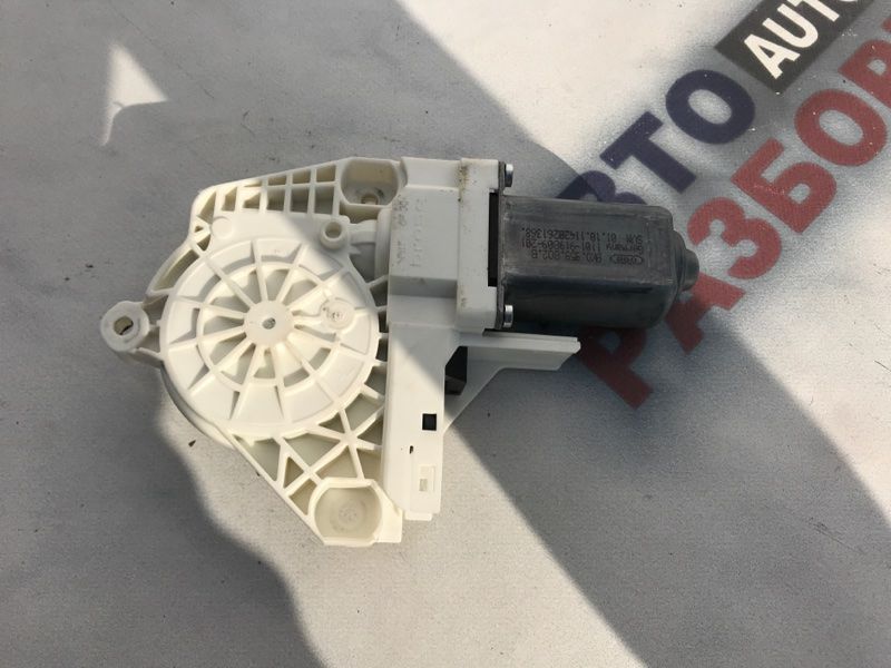 Мотор стеклоподъемника 8K0959802B Volkswagen Touareg