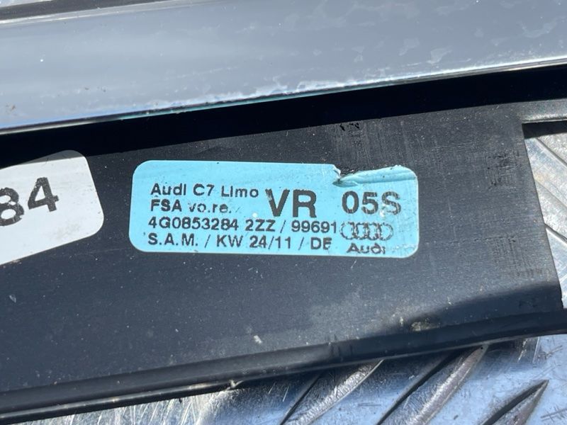 Молдинг / ущільнювач пазу скла (хром) 4G08532842ZZ Audi A6