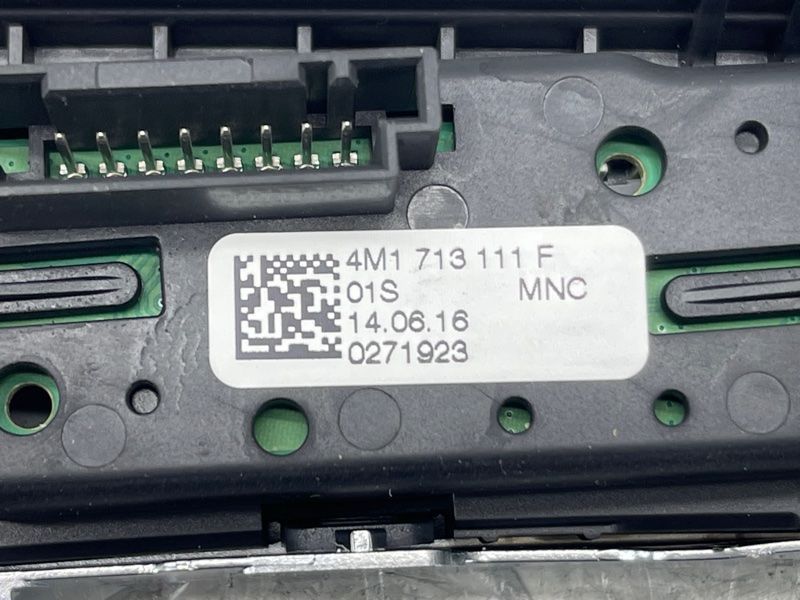 Индикатор переключения 4M1713111F Audi Q7